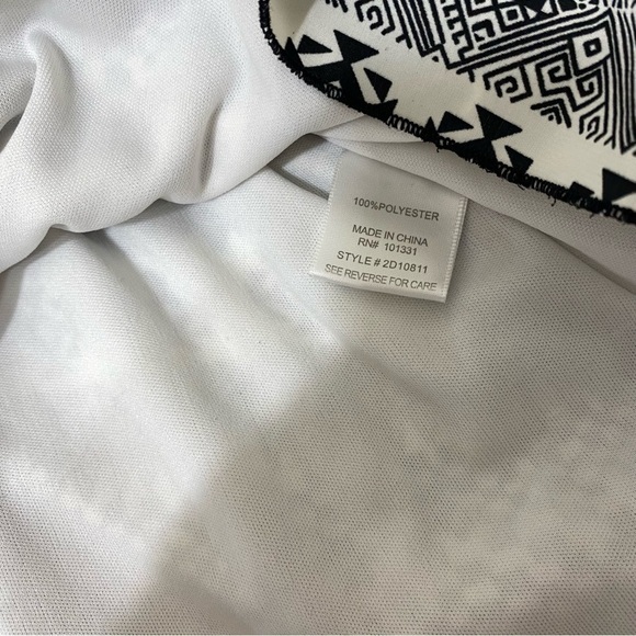 Charlotte Russe Geometric Aztec Black and White Dress Size Large - Picture 7 of 7